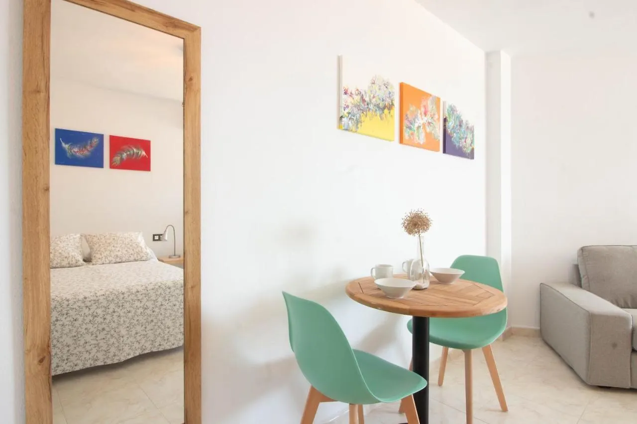 Larios Dos 504. Estudio Con Vistas Al Mar Cerca De La Playa 토록스 아파트