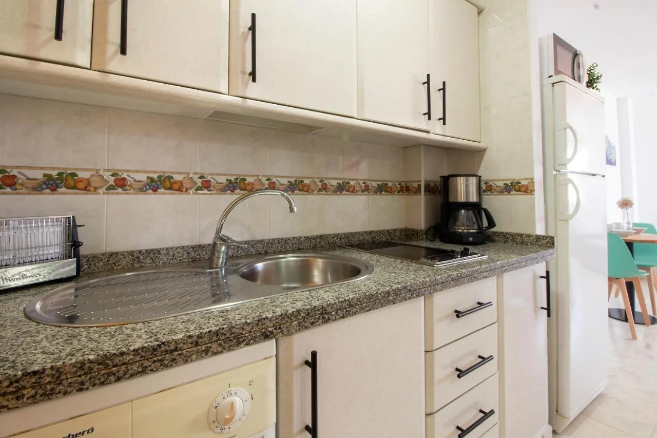 아파트 Larios Dos 504. Estudio Con Vistas Al Mar Cerca De La Playa 토록스 스페인