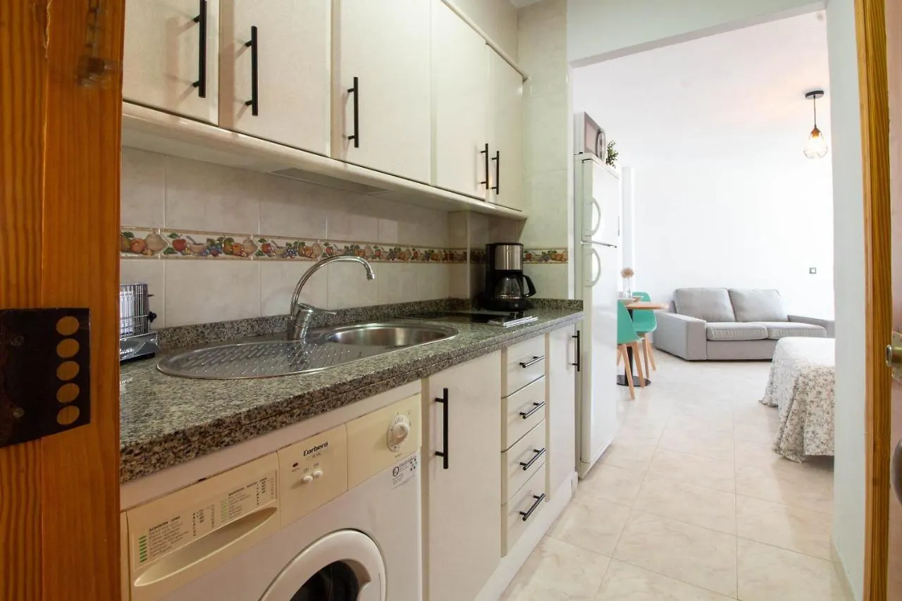 Larios Dos 504. Estudio Con Vistas Al Mar Cerca De La Playa 토록스 0*,  스페인